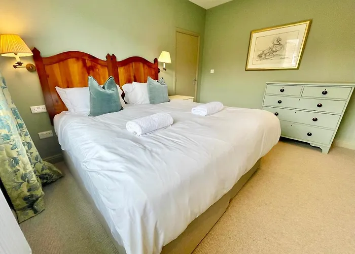 Townhouse With Free Off Road Parking And Garden بيت للعطل يورك