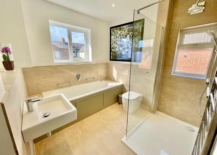 Casa vacanze Townhouse With Free Off Road Parking And Garden