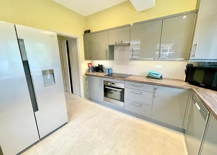 بيت للعطل Townhouse With Free Off Road Parking And Garden يورك