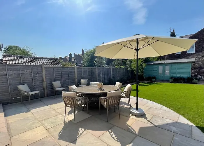 Townhouse With Free Off Road Parking And Garden بيت للعطل يورك